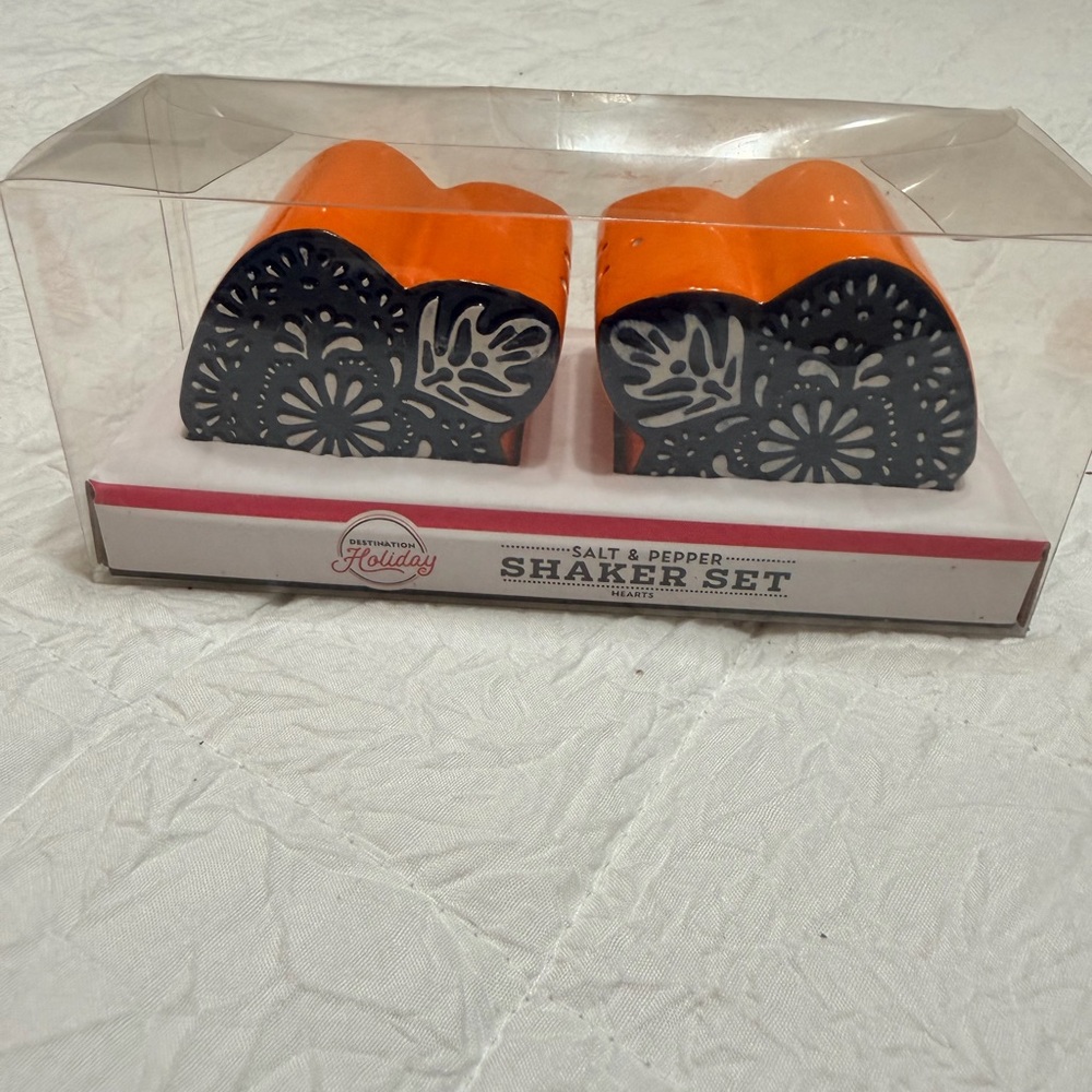 Blue Salt & Pepper Shaker Set - Picture 2 of 4